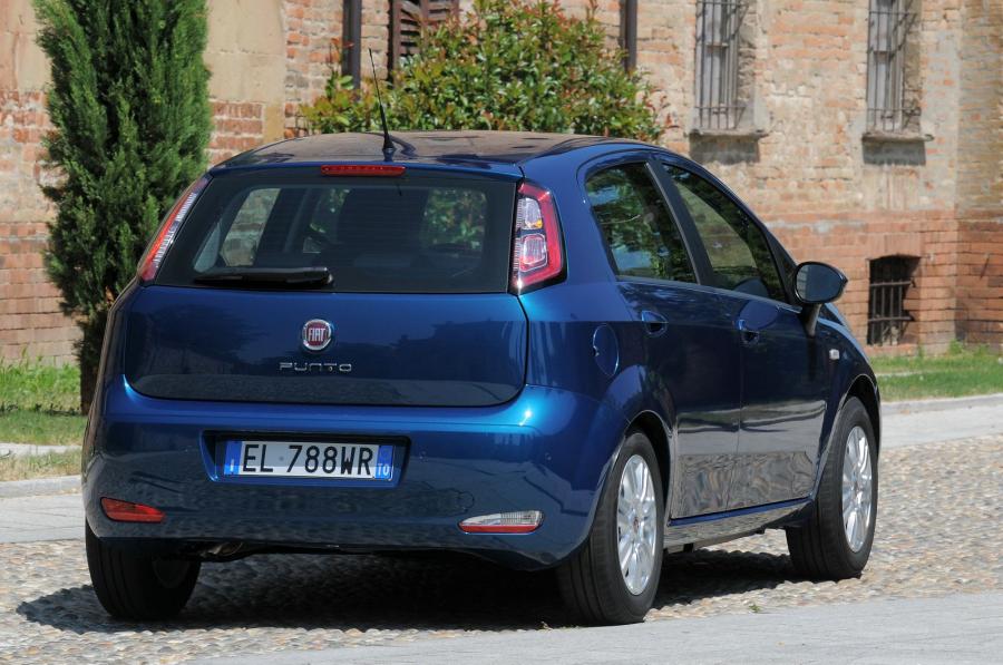  Fiat Punto 5-Door 2012 года  (фото 15 из 30)